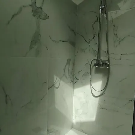 Des Salins A イエール